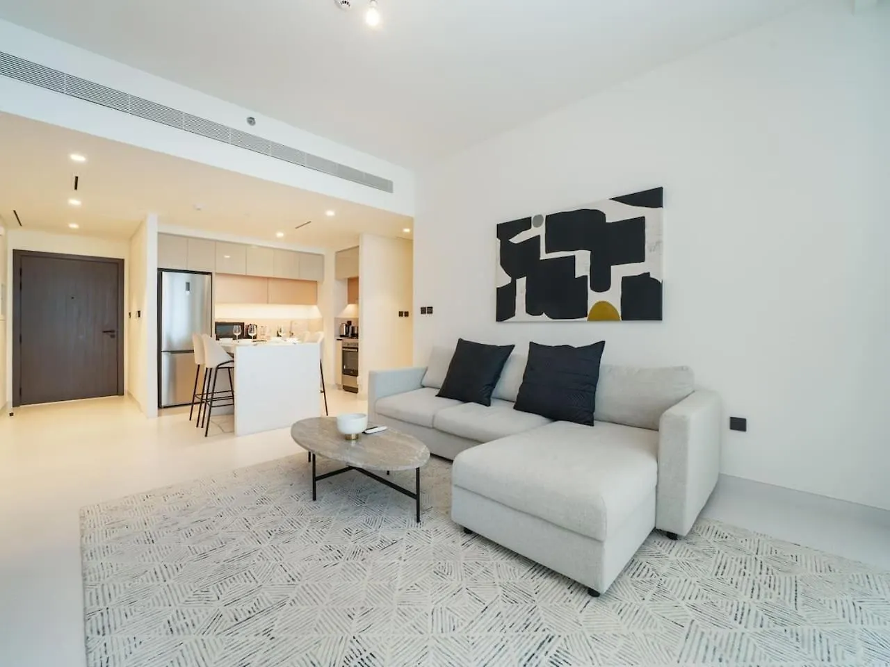 Apartment Sleek 1-Bedroom Beachfront Escape In Marina Vista Dubai United Arab Emirates