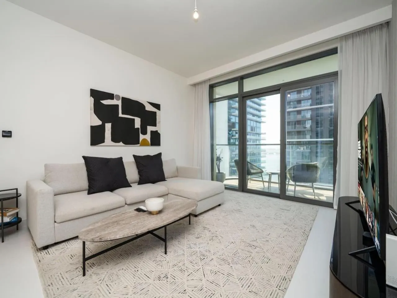 Sleek 1-Bedroom Beachfront Escape In Marina Vista Dubai United Arab Emirates