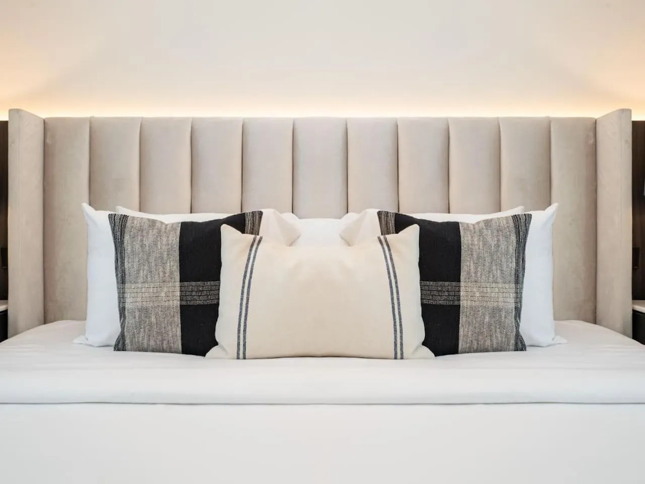 Sleek 1-Bedroom Beachfront Escape In Marina Vista Dubai